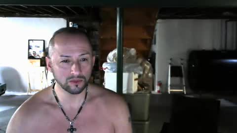 Carl online show from December 8, 6:06 pm