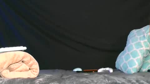 carolinayungin96 online show from March 15, 1:46 am