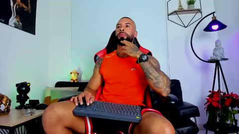 Matheo Brown online show from January 3, 11:44 pm