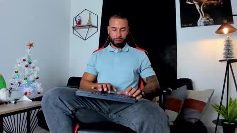 Matheo Brown online show from December 6, 9:13 pm