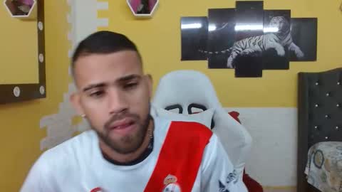 chacorta_ online show from April 1, 1:41 pm