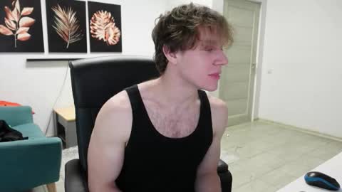 CHARLES DREAMS online show from November 29, 9:39 pm