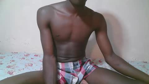 charmzboy online show from November 26, 8:23 pm