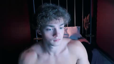 Snapshot of chase_muscular chatting on September 10, 10:58 am Chase online show from September 10, 10:58 am