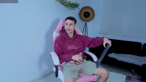 cheis_johans online show from March 5, 10:06 pm