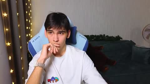 LUCASRYANPVT IS OPEN online show from January 31, 4:17 pm