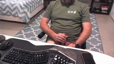 chesbayboy online show from November 4, 5:30 am