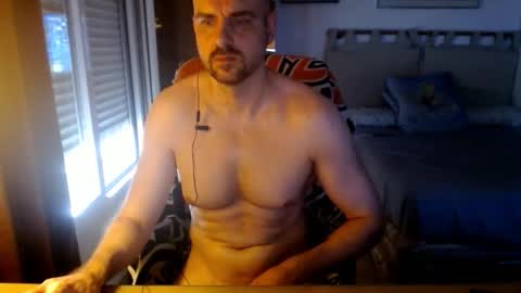 Snapshot of chicocam1983 chatting on September 20, 4:18 pm chicocam1983 online show from September 20, 4:18 pm