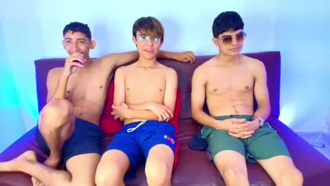 SANTIAGO JEFF KEDEEN  NAETHAN online show from July 4, 6:27 am