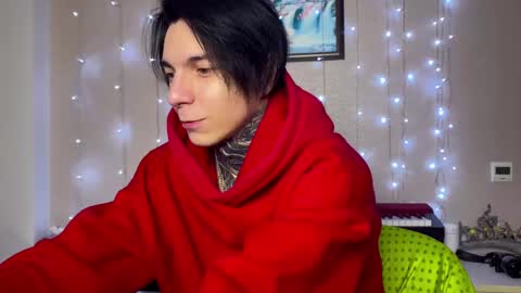 Snapshot of chillguy2k chatting on December 6, 6:50 pm Rick online show from December 6, 6:50 pm