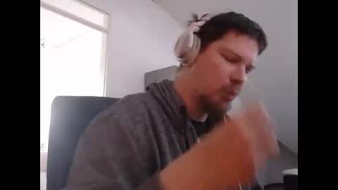 Snapshot of chillzonecam chatting on October 4, 10:31 am chillzonecam online show from October 4, 10:31 am