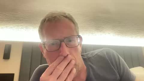 choupipat1 online show from October 22, 12:46 am