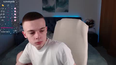   Chris Brown  online show from March 7, 3:07 pm