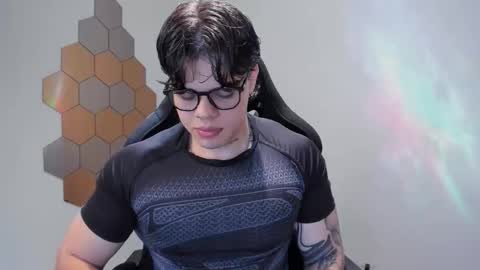 Chris Cooper Independent model online show from November 28, 2:15 am