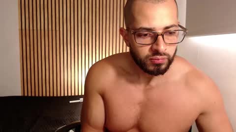 cris         Twitter magnum101010 insta magnumc20 online show from September 14, 3:25 pm