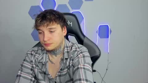 Chris Tyson online show from December 17, 12:45 am