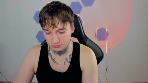 Chris Tyson online show from December 4, 6:33 am