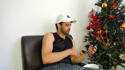 Im Chirs IM MODEL INDEPENDT online show from November 25, 4:31 pm