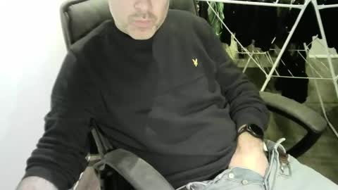 Snapshot of chrisprngr chatting on January 20, 1:32 pm chrisprngr online show from January 20, 1:32 pm
