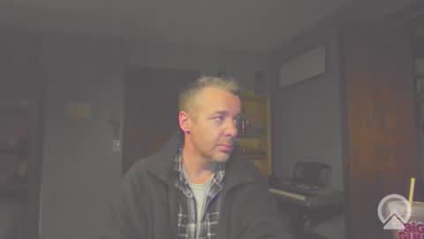 chrisw8121 online show from April 3, 5:26 am