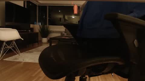 AstorYvr online show from April 17, 4:26 am