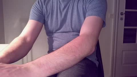 clamshive7 online show from April 17, 2:03 am