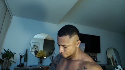 clark_strong online show from January 26, 10:24 pm