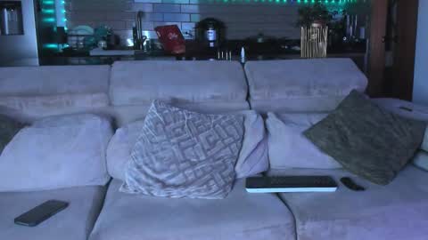 claytonburgues online show from March 14, 6:42 am