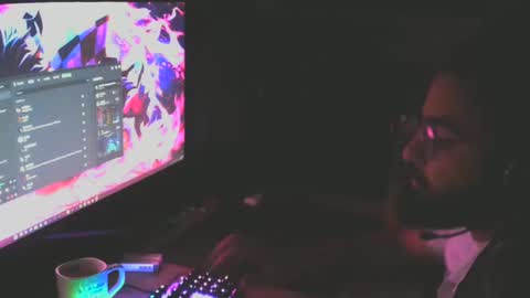 coldd_weather online show from December 17, 12:45 am