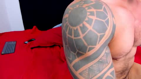 college_muscle_ass online show from April 4, 9:45 pm