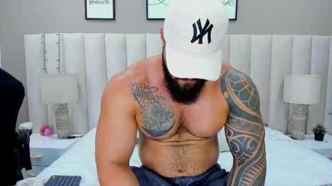 college_muscle_ass online show from September 21, 2:50 pm