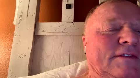 cookoosnest online show from December 7, 8:00 am