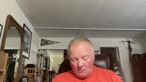 cookoosnest online show from October 8, 3:44 am