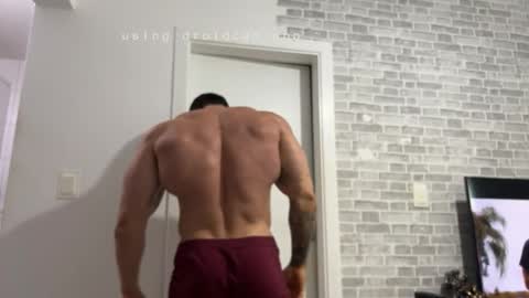 couplemuscle40 online show from December 19, 1:52 pm