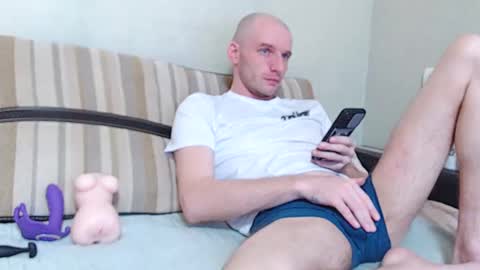 Damien online show from March 6, 2:08 pm