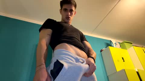 Snapshot of crazydickboy3 chatting on December 18, 9:14 am crazydickboy3 online show from December 18, 9:14 am