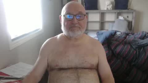 Creamormilk online show from December 3, 6:47 pm