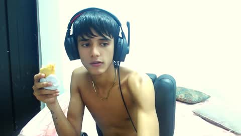 cris curry online show from December 13, 7:26 am