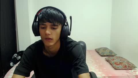 cris curry online show from December 20, 7:44 am