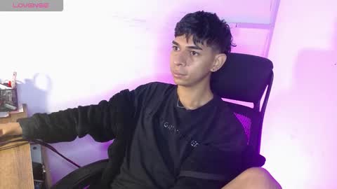 cristhian online show from December 5, 5:25 am