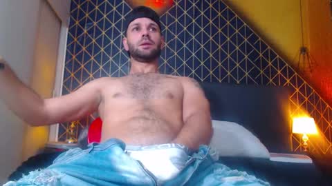 cristian hot9 online show from February 8, 5:29 pm