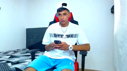 cristian online show from April 8, 9:56 pm