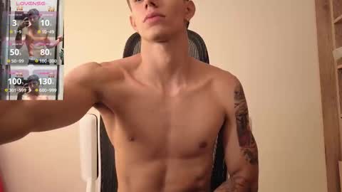 cristopher23  online show from September 29, 3:08 pm