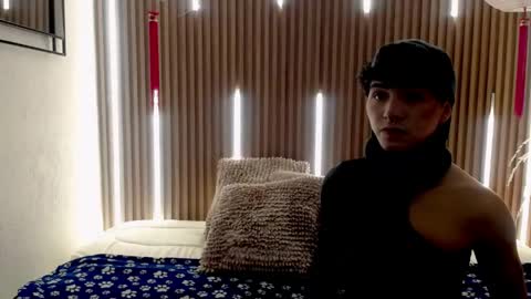 Cristopher  online show from April 19, 8:00 pm