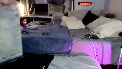 cruz815 online show from May 6, 2:56 am
