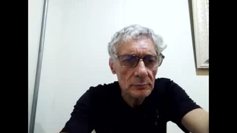 Snapshot of cucaio18 chatting on December 5, 11:27 am BIG UNCUT HARD COCK online show from December 5, 11:27 am