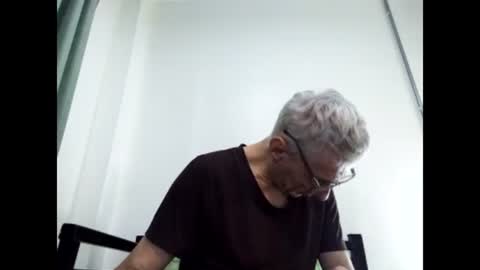 Snapshot of cucaio18 chatting on December 30, 1:15 am BIG UNCUT HARD COCK online show from December 30, 1:15 am