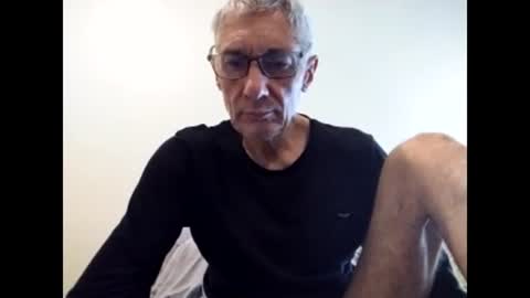 Snapshot of cucaio18 chatting on December 23, 1:40 am BIG UNCUT HARD COCK online show from December 23, 1:40 am