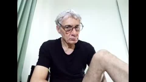 Snapshot of cucaio18 chatting on March 2, 1:37 am BIG UNCUT HARD COCK online show from March 2, 1:37 am