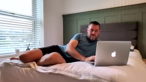 Snapshot of cupcakecreampie chatting on October 14, 8:32 am Adam online show from October 14, 8:32 am